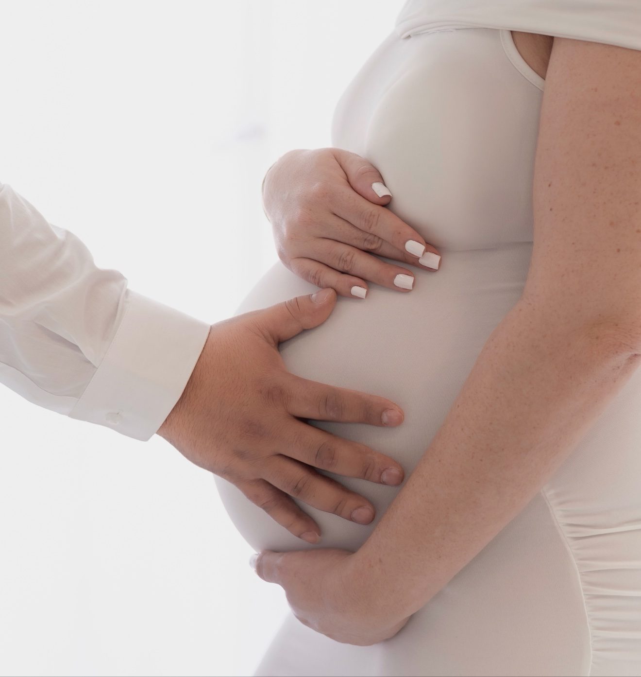 Maternity portrait photographed by Kamar photography