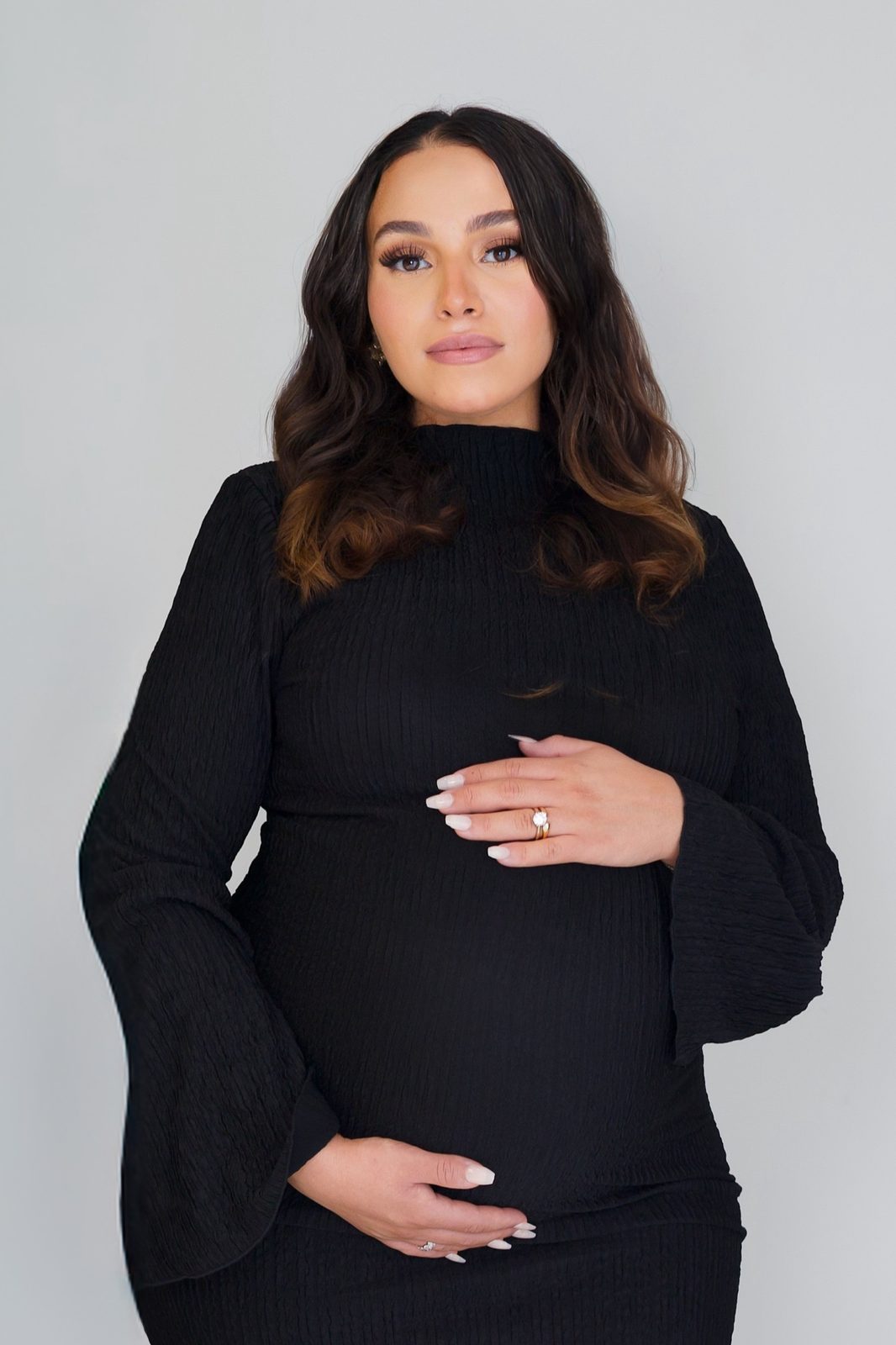 Maternity portrait photographed by Kamar photography