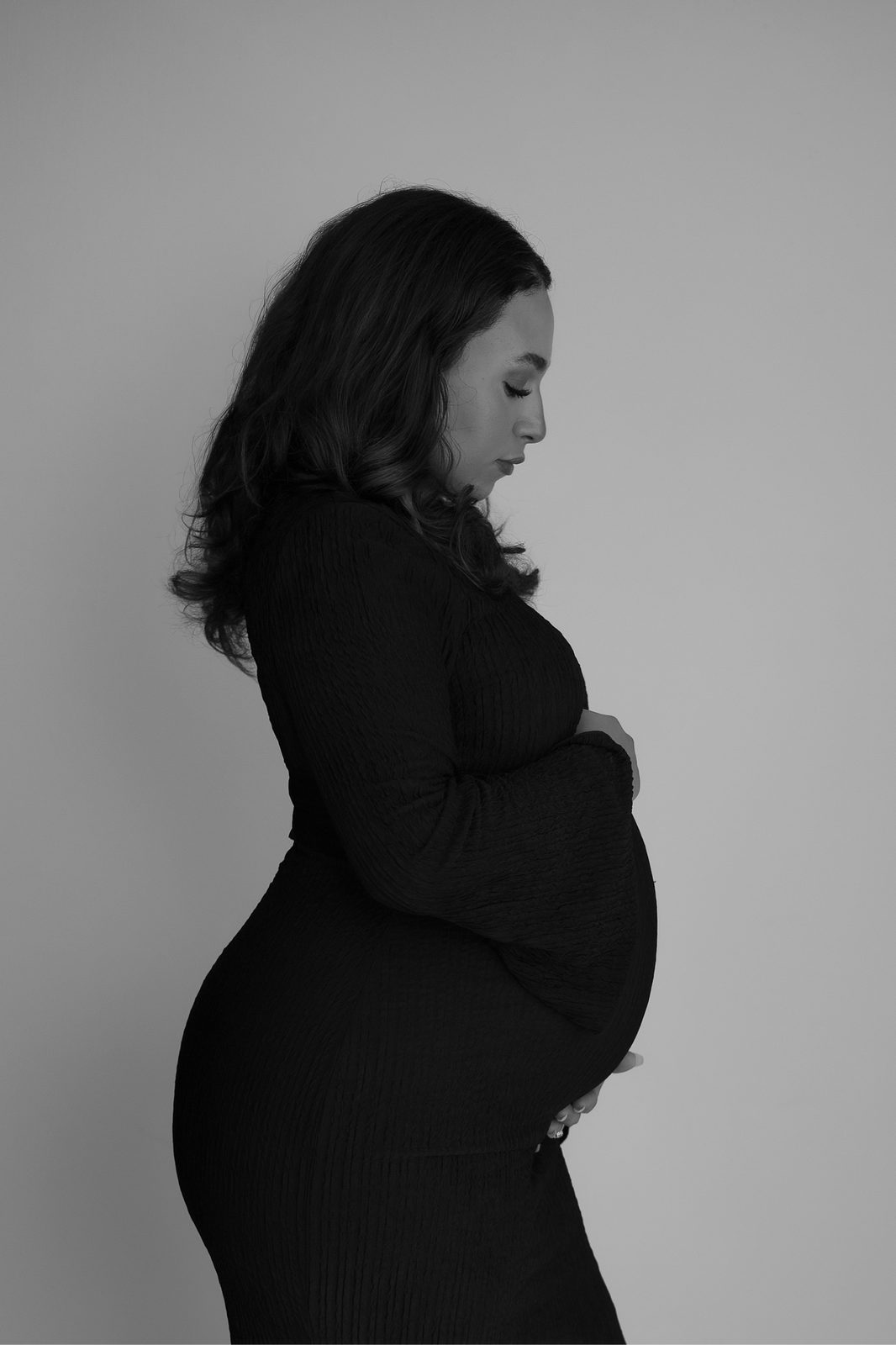 Maternity portrait photographed by Kamar photography