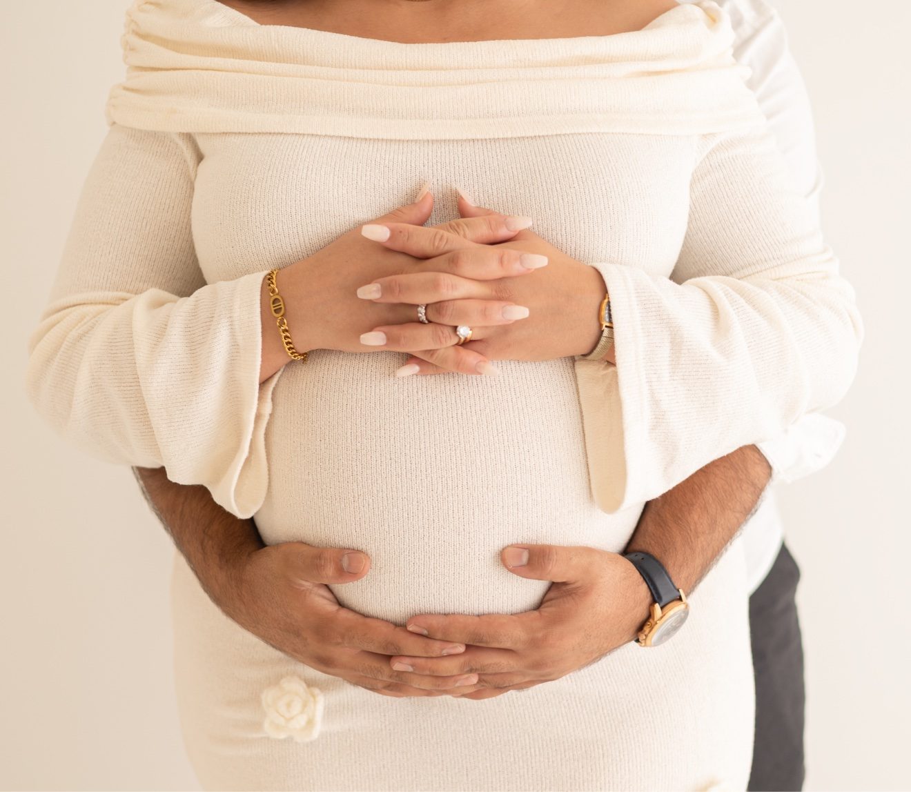 Maternity portrait photographed by Kamar photography