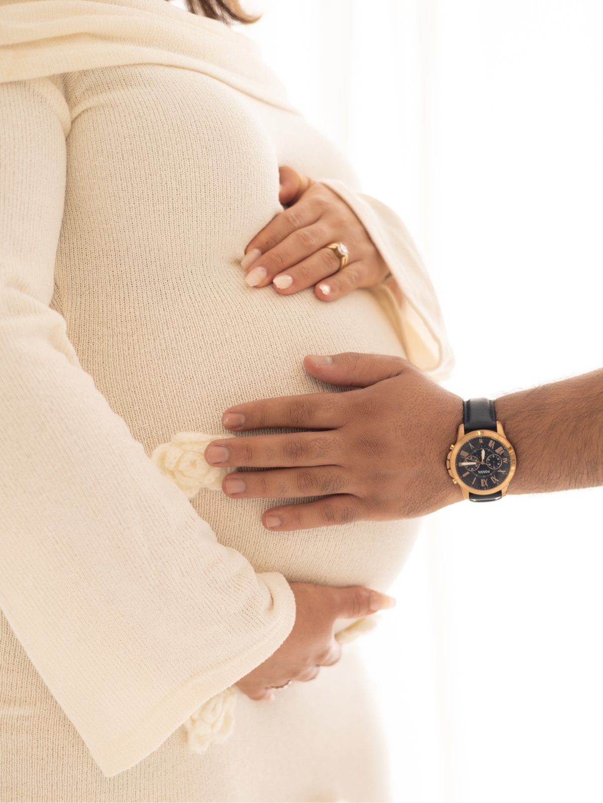 Maternity portrait photographed by Kamar photography