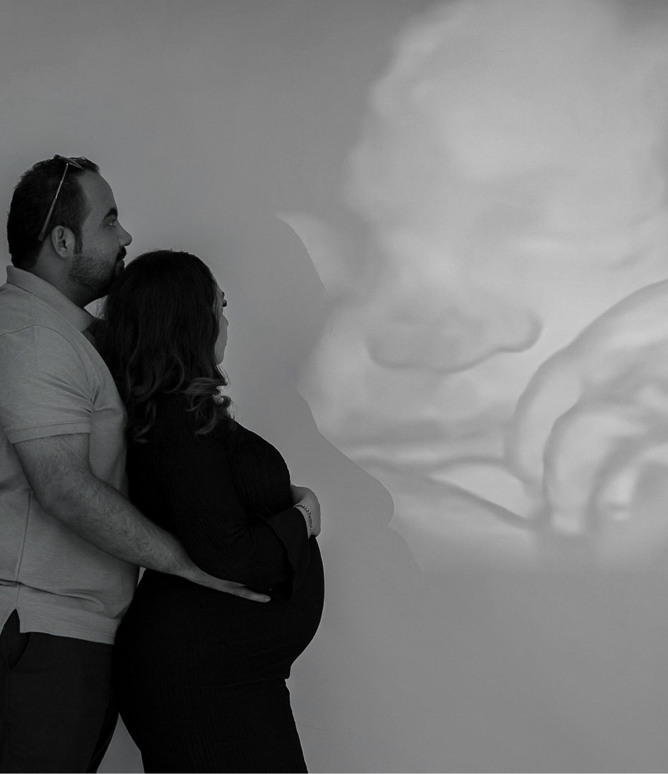 Maternity portrait photographed by Kamar photography