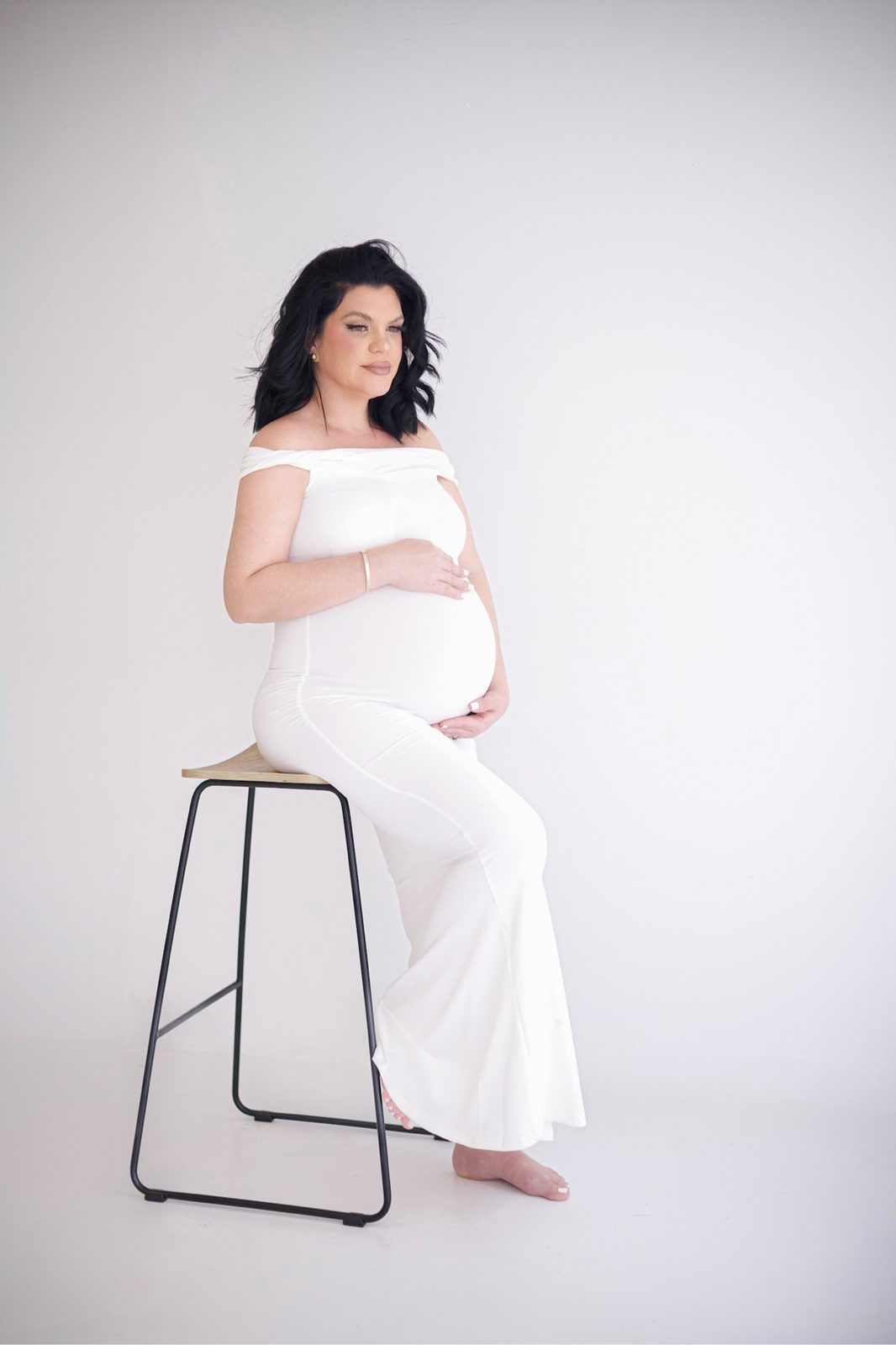 Maternity portrait photographed by Kamar photography