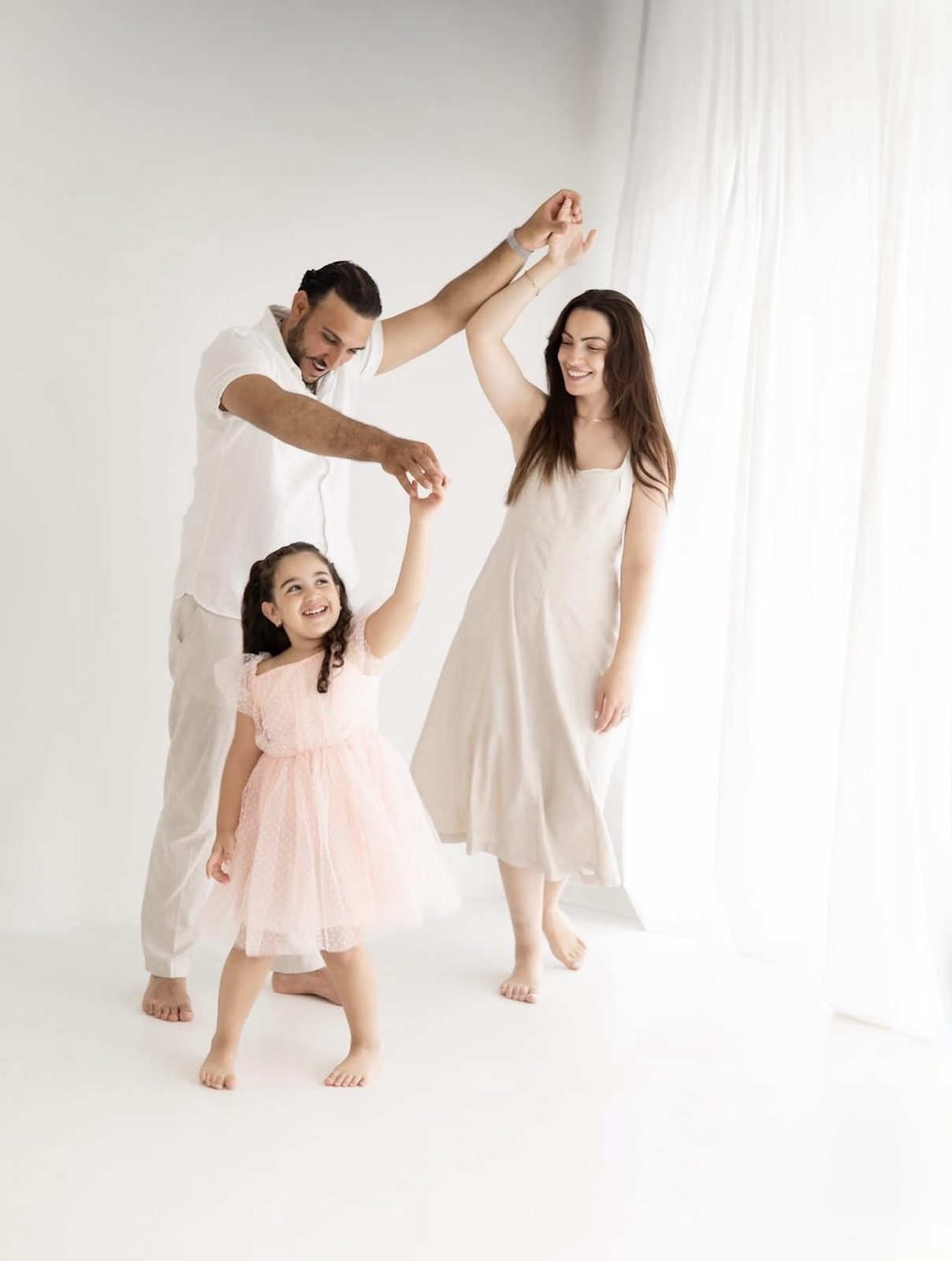 Family portrait photographed by Kamar photography